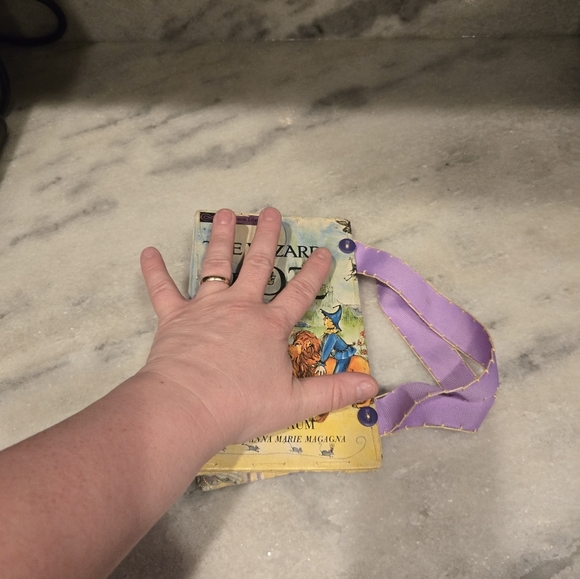 Wizard of Oz Book Purse with Purple Handles Unique Rare - Picture 3 of 16